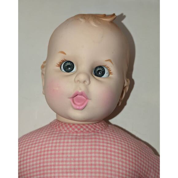 Vintage 1972 18" Vinyl Gerber Baby Doll Flirty Eyes Cloth Body Advertising Doll - Picture 2 of 4